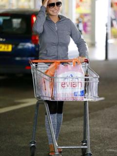 Billie Faiers feet photo thumbnail