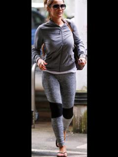 Billie Faiers feet photo thumbnail
