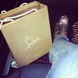 Billie Faiers feet photo thumbnail