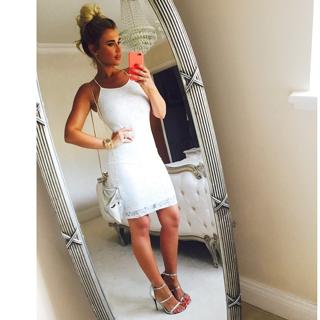 Billie Faiers feet photo thumbnail