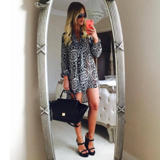 Billie Faiers feet photo thumbnail