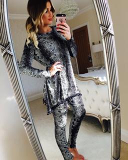 Billie Faiers feet photo thumbnail