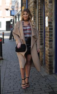 Billie Faiers feet photo thumbnail
