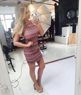 Billie Faiers feet photo thumbnail