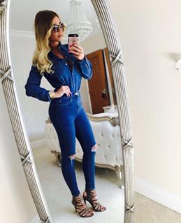 Billie Faiers feet photo thumbnail
