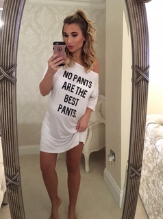 Billie Faiers feet photo thumbnail