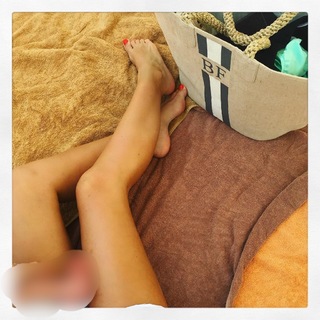 Billie Faiers feet photo thumbnail