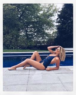 Billie Faiers feet photo thumbnail