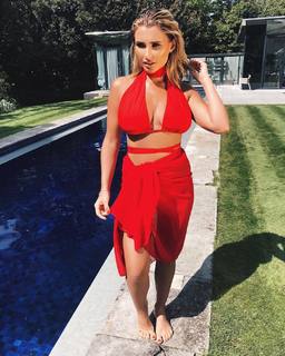 Billie Faiers feet photo thumbnail