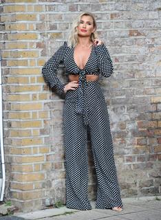 Billie Faiers feet photo thumbnail