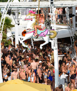 Billie Faiers feet photo thumbnail