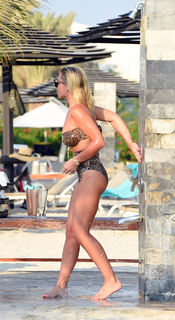 Billie Faiers feet photo thumbnail