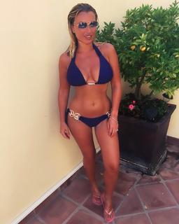 Billie Faiers feet photo thumbnail