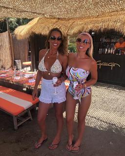 Billie Faiers feet photo thumbnail