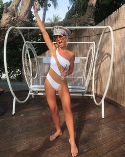 Billie Faiers feet photo 11