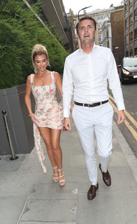 Billie Faiers feet photo thumbnail