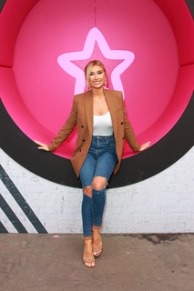 Billie Faiers feet photo thumbnail