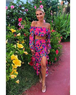 Billie Faiers feet photo thumbnail