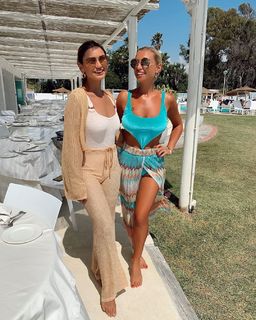 Billie Faiers feet photo thumbnail