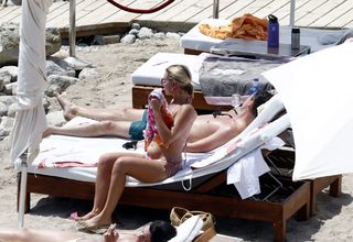 Billie Faiers feet photo thumbnail