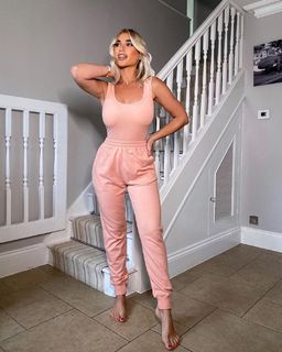 Billie Faiers feet photo thumbnail