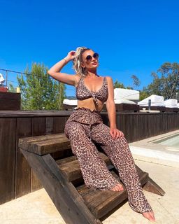 Billie Faiers feet photo thumbnail