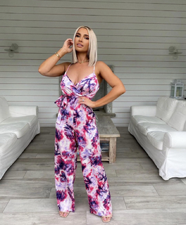 Billie Faiers feet photo thumbnail