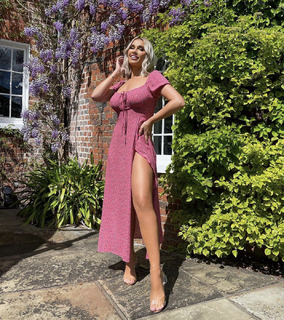 Billie Faiers feet photo thumbnail