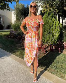 Billie Faiers feet photo thumbnail