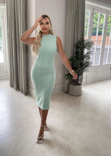 Billie Faiers feet photo thumbnail