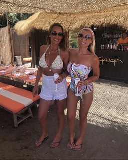 Billie Faiers feet photo thumbnail