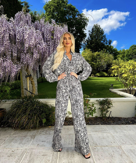 Billie Faiers feet photo thumbnail