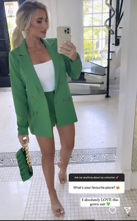 Billie Faiers feet photo thumbnail
