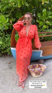 Billie Faiers feet photo thumbnail