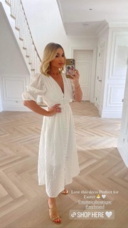 Billie Faiers feet photo thumbnail