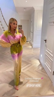 Billie Faiers feet photo thumbnail