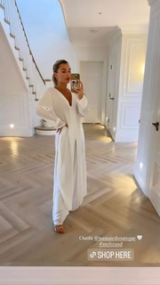 Billie Faiers feet photo thumbnail