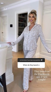 Billie Faiers feet photo thumbnail
