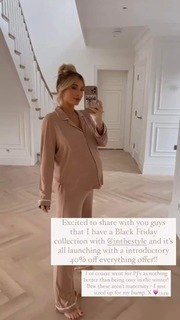 Billie Faiers feet photo thumbnail