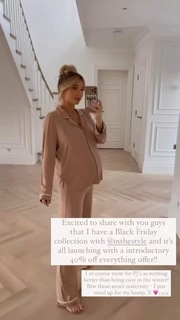 Billie Faiers feet photo thumbnail