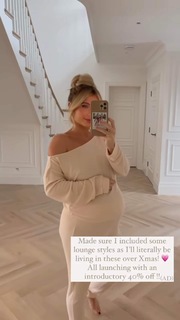 Billie Faiers feet photo thumbnail