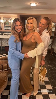 Billie Faiers feet photo thumbnail