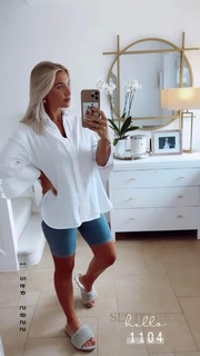 Billie Faiers feet photo thumbnail