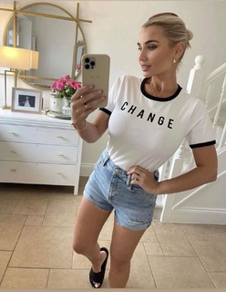 Billie Faiers feet photo thumbnail