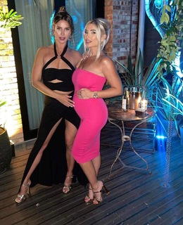 Billie Faiers feet photo thumbnail
