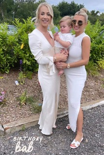 Billie Faiers feet photo thumbnail