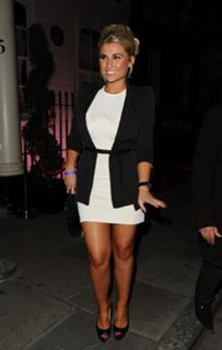 Billie Faiers feet photo thumbnail