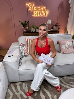 Billie Faiers feet photo 7