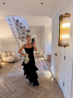 Billie Faiers feet photo 3
