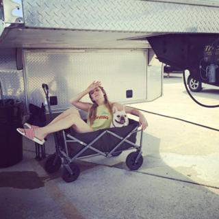 Billie Lourd feet photo thumbnail